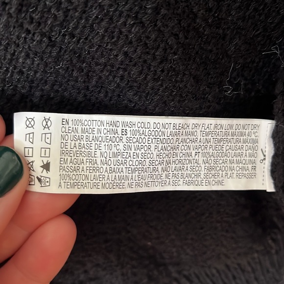 Black Forever 21 cable knit sweater vest Sz S - Picture 5 of 5